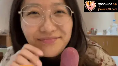 คลิปหลุด น้องแว่น สาวหมวยลีลาเด็ดจักโดนผัวเย็ดหีจับควยแฟนโม๊คเลียเสียวสุดๆ แล้วโดนจับกดหัวอ๊อคๆแตกคาปาก